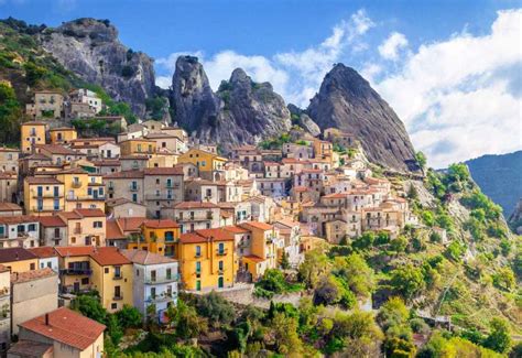 12 Beautiful Towns In Southern Italy That You Must Visit