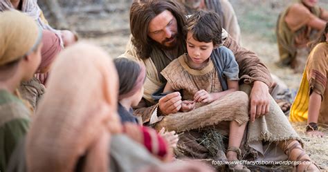 Gambar Tuhan Yesus Bersama Anak Anak