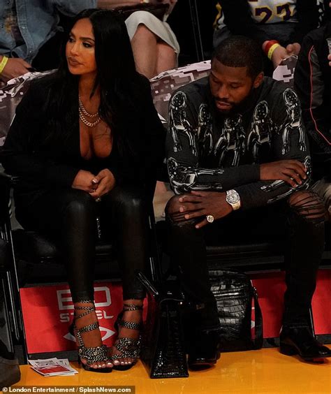 Floyd Mayweather Is Joined By Glamorous On Off Girlfriend Gallienne Nabila At La Lakers Game