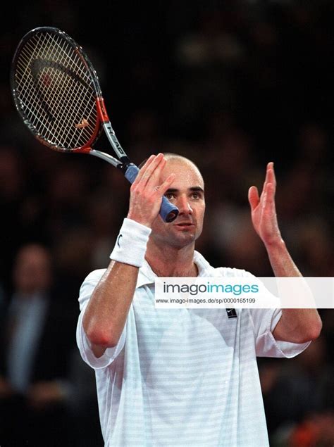 Andre Agassi Usa Bedankt Sich Beim Publikum Tennis Wm Herren Atp