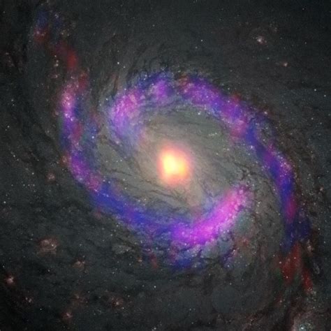 Dark Matter Guides Growth Of Supermassive Black Holes Black Hole
