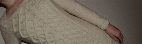 Robe en laine dans une superbe couleur bleu marine. Comment tricoter une robe en laine pour femme