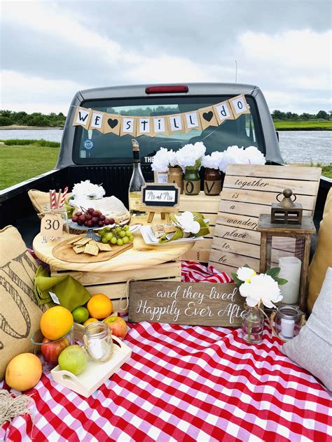 A Pick Up Truck Picnic The Ultimate Date Night Idea Craft And Sparkle