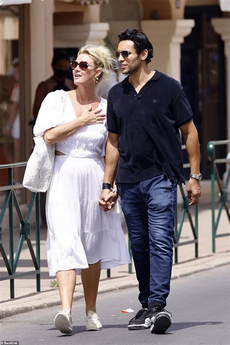 andrew cuomo ex sandra lee and her fiancé ben youcef hug and kiss on paris streets after