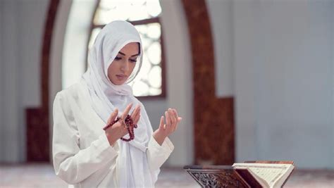 Tata Cara Berdoa Dalam Agama Islam Agar Lebih Mudah Dikabulkan Allah