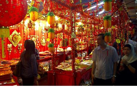 So, when people greet you with or gong xi fa cai during the chinese new year, what do you say? familie van Helvoort in Singapore: Gong Xi Fa Cai ...