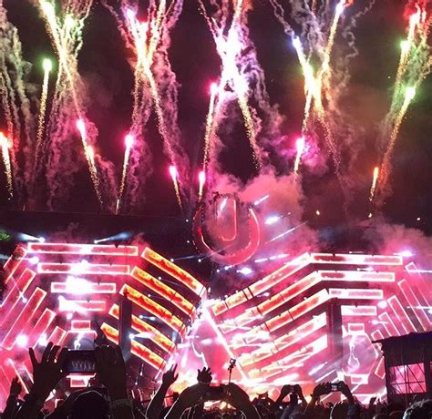 managed to capture this pic from ultra music festival 2016 r pics