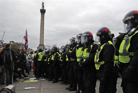 London Rioters Battle Police