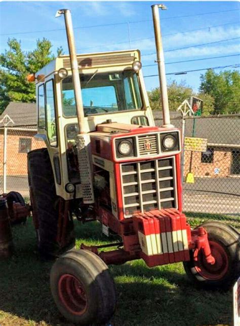 Ih 1468 V 8 In 2021 Tractors Vintage Tractors Farmall Tractors