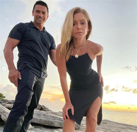 Lives Kelly Ripa Shows Off Jaw Dropping Bikini Body At Beach With Hunky Husband Mark Consuelos