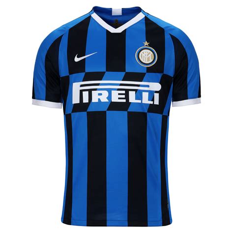 Football club internazionale milano, commonly referred to as internazionale (pronounced ˌinternattsjoˈnaːle) or simply inter, and known as inter milan outside italy. Inter De Milan Uniforme 2019