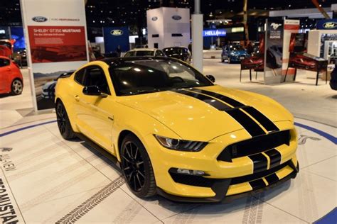 The Motoring World Limited Edition Shelby Gt350 And Gt350r To Headline