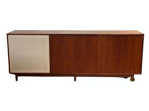 Mid Century Walnut Stereo Cabinet Sep 25 2021 Neue Auctions In Oh