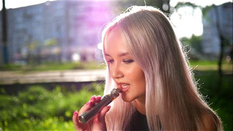 Clipspool Blonde Girl Natalia Is Vaping On The Street