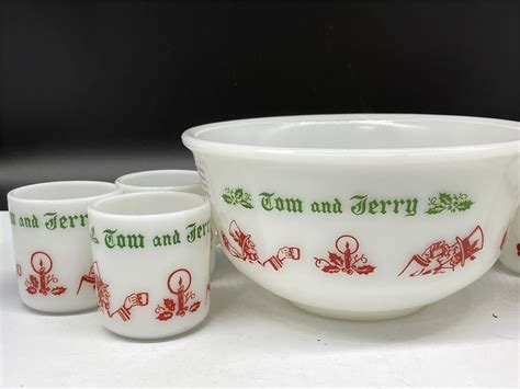 Urban Auctions Vintage Tom Jerry Christmas Punch Bowl Cups