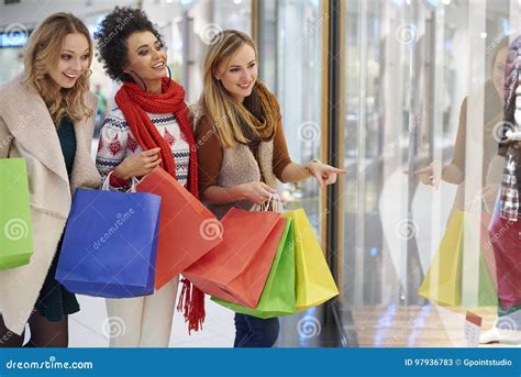 Christmas Shopping With Friends Stock Image Image Of Girls Leisure