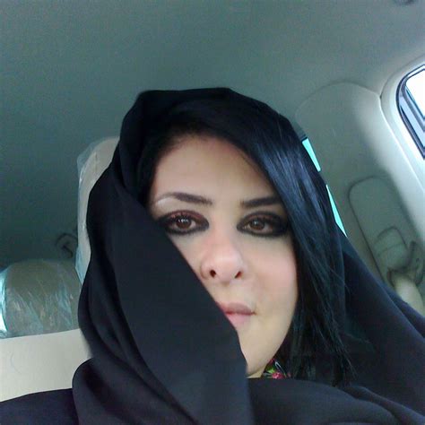 مريم الهجري مطلقة من الامارات عمرها 36 عاما تعمل لدى الفوركس تبحث عن شريك مسلم جاد لزواج