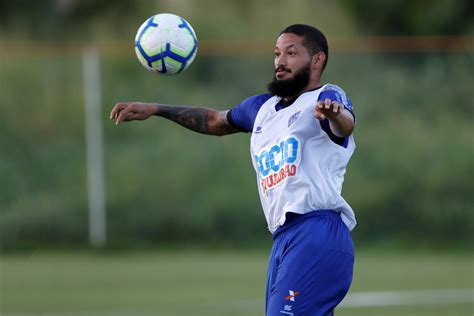 Cruzeiro Mantém Conversas Com Staff De Arthur Caíke Que Tem Desejo De Defender O Clube