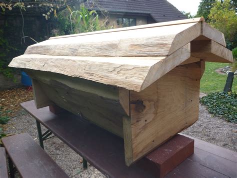 Top bars hives take advantage of bees natural comb building instincts. Top Bar Beehive | Bienenkiste | simplelifetravels