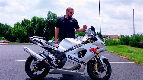 Cue the suzuki integrated design approach, with a dedicated team of talented engine, chassis, electronic and aerodynamic engineers working together on the overall design of a groundbreaking sportbike. 2003 Suzuki GSXR 1000 - YouTube