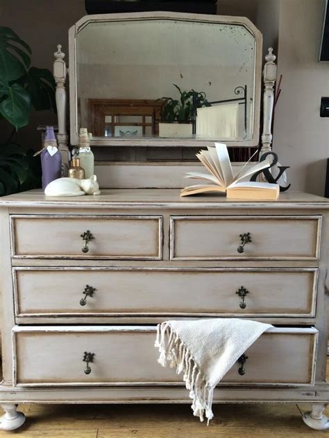 Annie Sloan Old White With French Linen Chalk Paint Finished With Dark