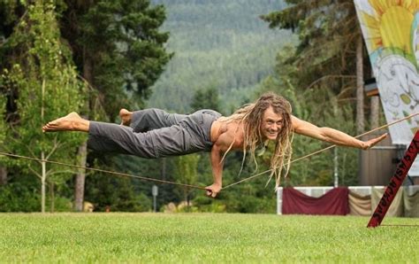 Yoga Em Voga Slackline Yoga Na Corda Bamba