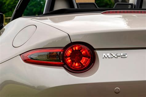 Mazda Mx Miata Updated With New Zircon Sand Color In The Uk Carbuzz