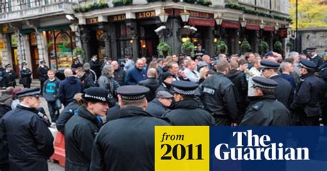 Police Arrest Edl Supporters To Prevent Breach Of Peace English