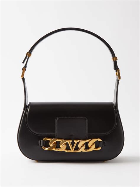 Valentino Black V Logo Chain Leather Shoulder Bag 매치스패션 모던 럭셔리 온라인 쇼핑