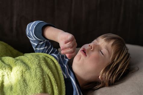 Pseudokrupp Anfall Welche Symptome Kinder Bei Dem Husten Haben
