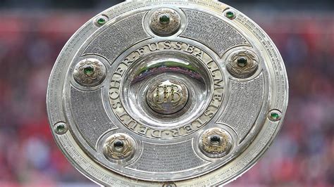 Das original der meisterschale der 2. Meisterschale :: Trophäen :: Historie :: Der DFB :: DFB ...