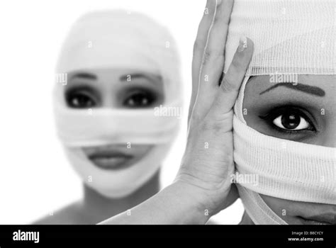 Bandaged Heads Hi Res Stock Photography And Images Alamy