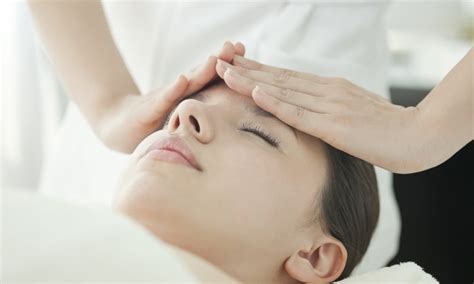Aroma Swedish Full Body Massage Face Reflexology At Diamond Salons