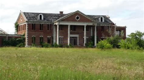 13 Of The Creepiest Abandoned Places In Texas