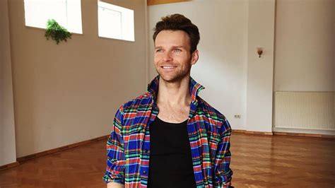 Vadim garbuzov is a canadian and austrian ballroom dancer, showman and choreographer of ukrainian descent. Profi-Tänzer Vadim Garbuzov: So stressig ist "Let's Dance ...