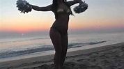 Hottest Cheerleader Bikini Dance - YouTube