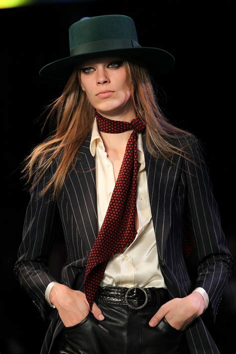 Saint Laurent Spring Ready To Wear Details Gallery Look