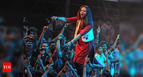 Singer Music Director Neha Nair Spotted Performing With Her Band At Prs College Of Engineering
