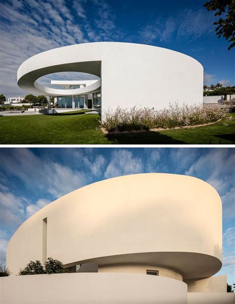 A House Of Curves On The Coast Modern Architecture Design