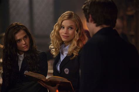 ‘vampire Academy Is A School For Losers Movie Review At Why So Blu