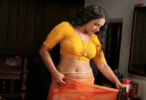 Swetha Menon Navel Show In Yellow Blouse And Saree Removing Scene ACTRESS RARE PHOTO GALLERY