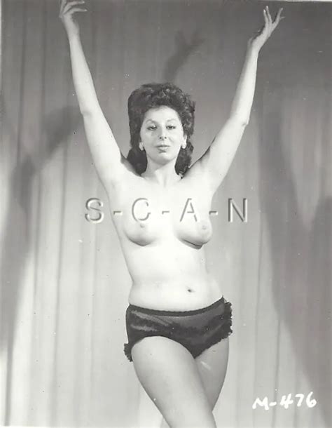 ORIGINAL VINTAGE 1940S 60S Nude RP Well Endowed Woman Fancy Panties