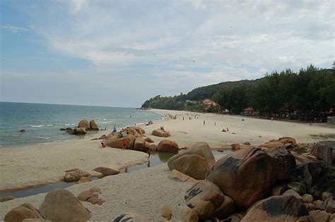 Keren kan, ga cuma bikin kamu bahagia tapi juga nambah pahala?! Kelip-kelip kehidupan...: Bentuk Bumi Pinggir Laut/Pantai di Malaysia