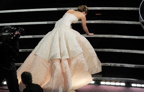 Jennifer Lawrence Fall