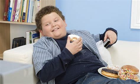 Junk Food Ads Cause Uk Teens To Eat 18000 Extra Calories A Year New