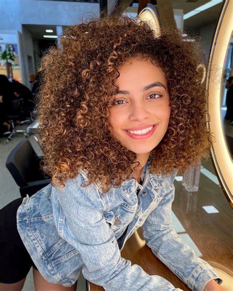 60 Fotos De Cabelo Com Luzes Mel Para Se Apaixonar Pelo Tom Foto 10 Long Bob Perfect Curls