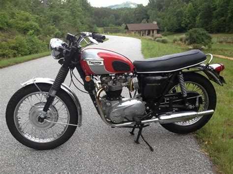 Technical specifications, photos and description: 1970 Triumph Bonneville Motorcycles for sale