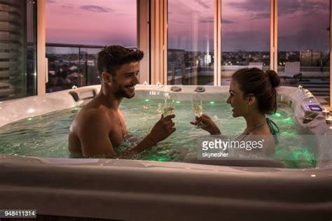 Romantic Hot Tub Champagne