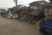 早安世界》印尼地震千棟房屋受損釀162死 傷患滿到醫院停車場 | 生活 | 中央社 CNA