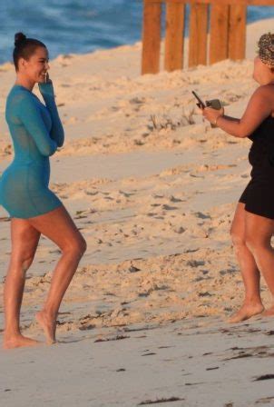 Khloe kardashian and malika haqq have been joined at the hip lately, since the latter announced her pregnancy earlier this month. Khloe Kardashian - Photoshoot candids in Turks and Caicos ...